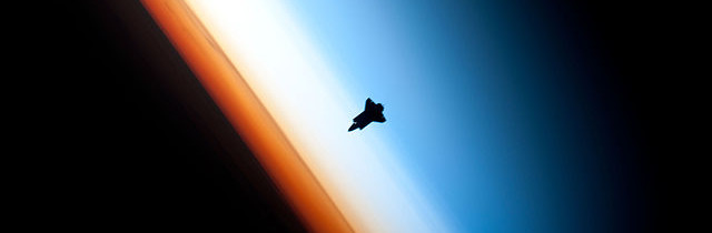 Endeavour_silhouette_STS-130