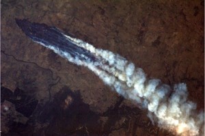 A brushfire near Burrinjuck Dam in New South Wales, Australia. Credit: Chris Hadfield/NASA