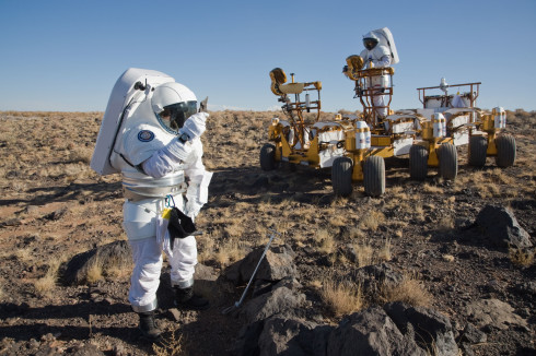 Researchers simulate Mars exploration during a 2008 NASA Desert RATS (Research and Technology Studies) exercise in Arizona. Credit: NASA